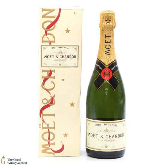 Moet & Chandon Champagne - 75cl