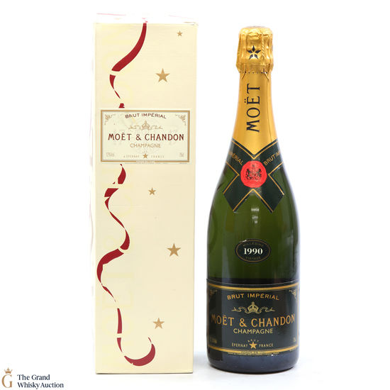 Moet & Chandon Champagne - 75cl