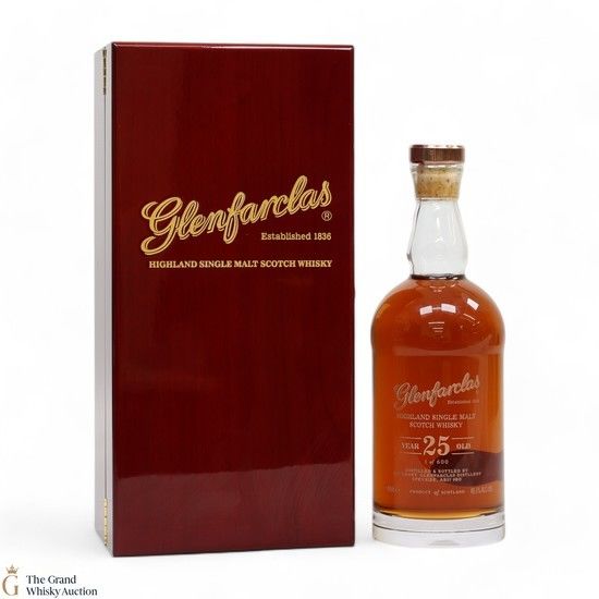 Glenfarclas - 25 Year Old Decanter Collection #1 Glenfarclas - 25 Year Old Decanter Collection #1