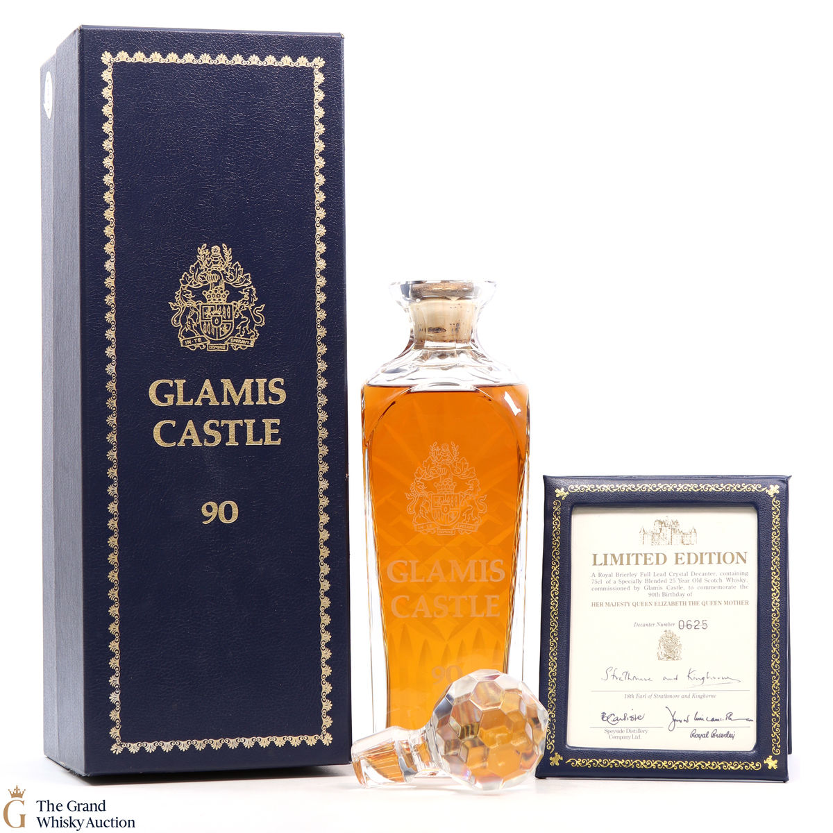 Glamis Castle - 25 Year Old - Royal Crystal Decanter